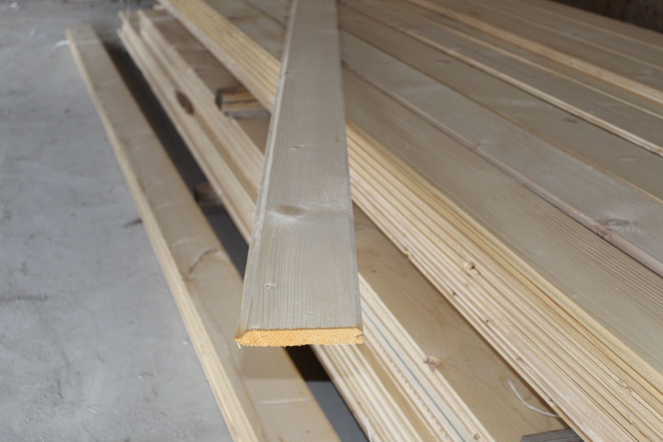 Deska elewacyjna 1,5cm x 13cm x 3,4,5 metrow podbitka boazeria swierko