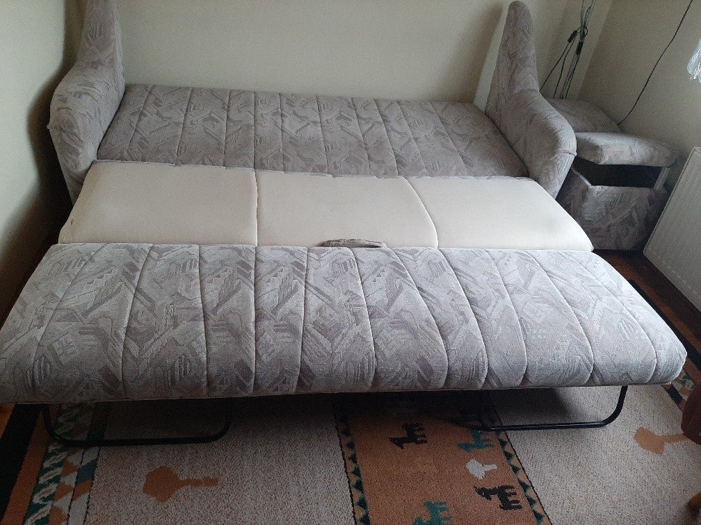 Sofa/kanapa plus 2 pufy