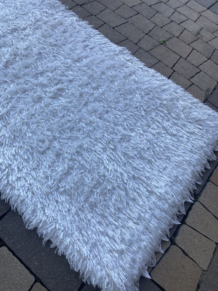 Biały dywan 110x64