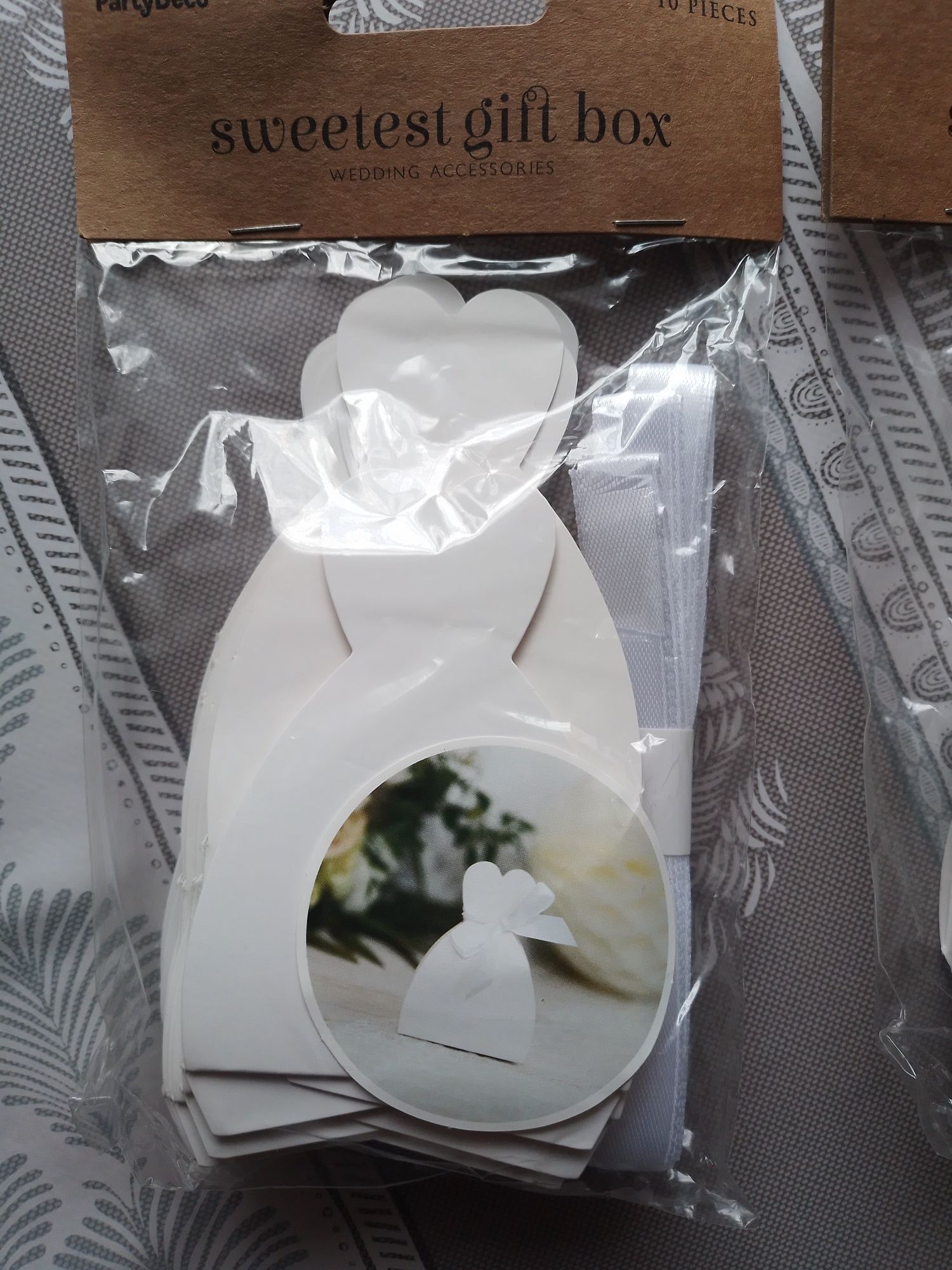 Pudełeczka prezentowe na ślub, biała sukienka