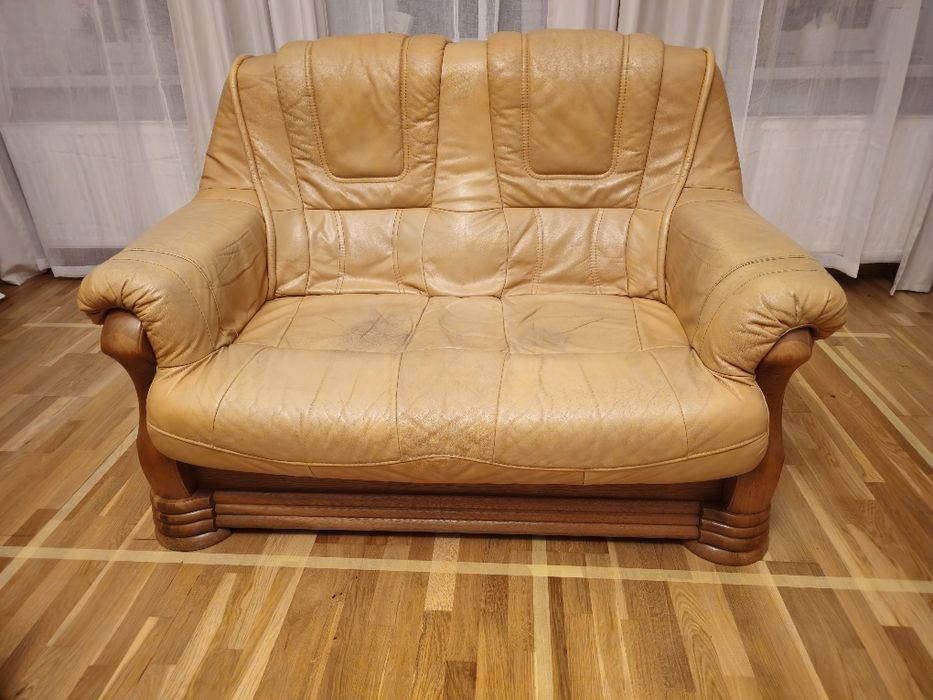 Komplet wypoczynkowy z funkcją spania - drewno i skóra kolor karmelowy