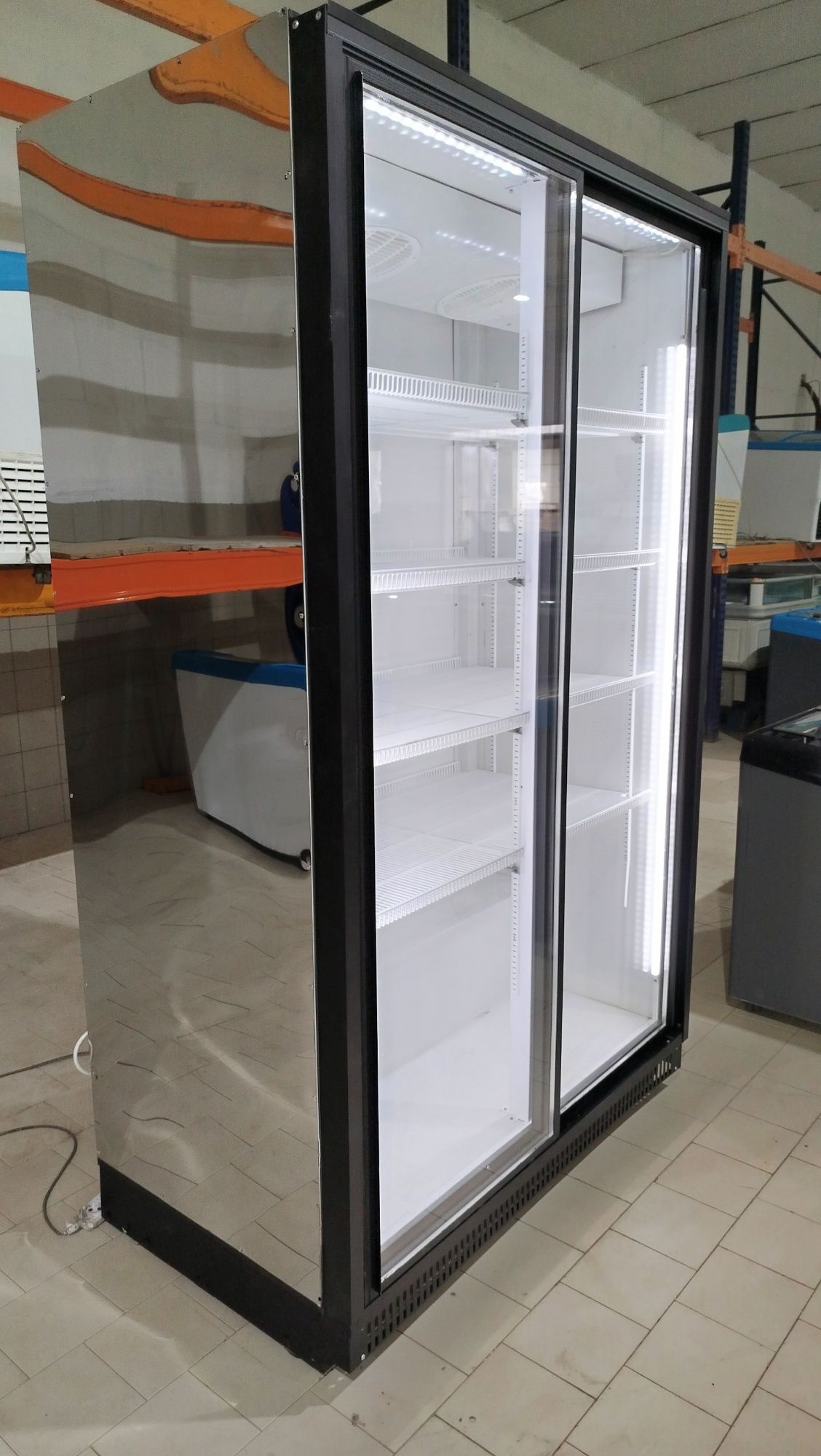 Витрина холодильная Extra Large Full Door.  016