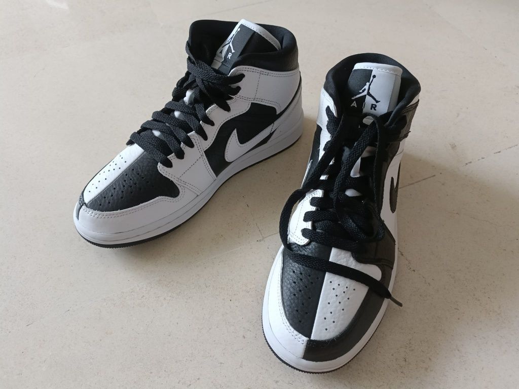 Air Jordan 1 Mid SE WMNS Black & White Split