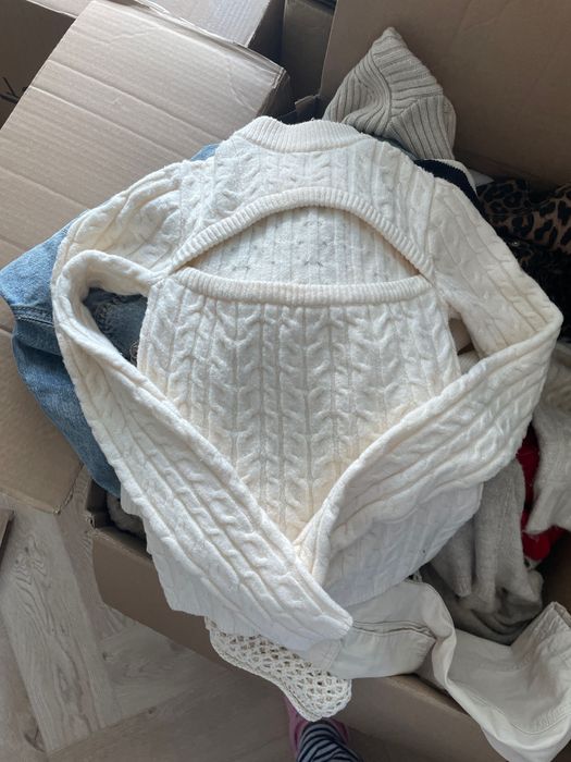 Kartony ubrań markowych zara, stradivarius Bershka