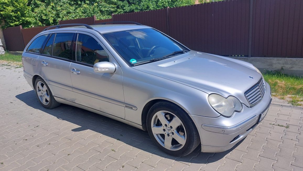 Mercedes-Benz C-Class Elegance 2003 W203 220CDI Автомат