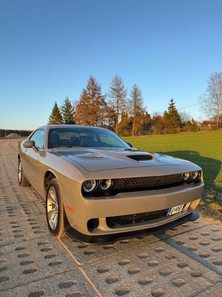 Dodge Challenger 3.6 v6. Doskonaly stan, niski przebieg!