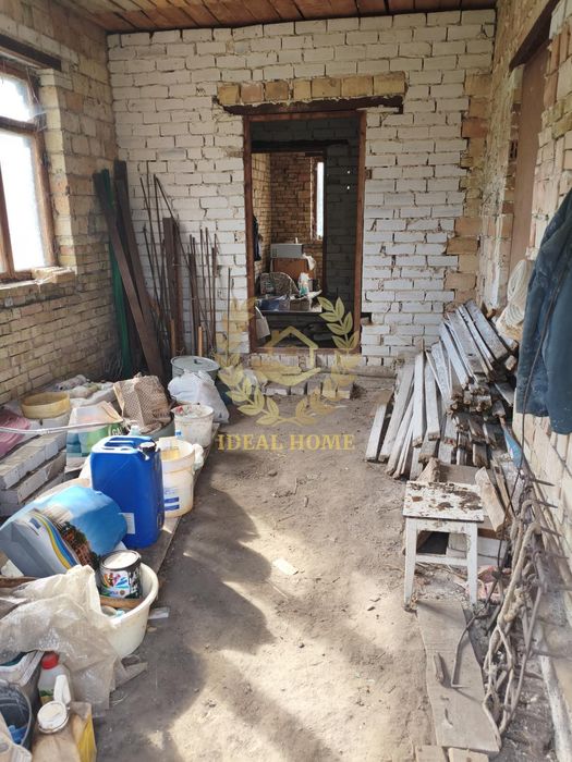 Продаж недобудованого будинку в Устимівці.