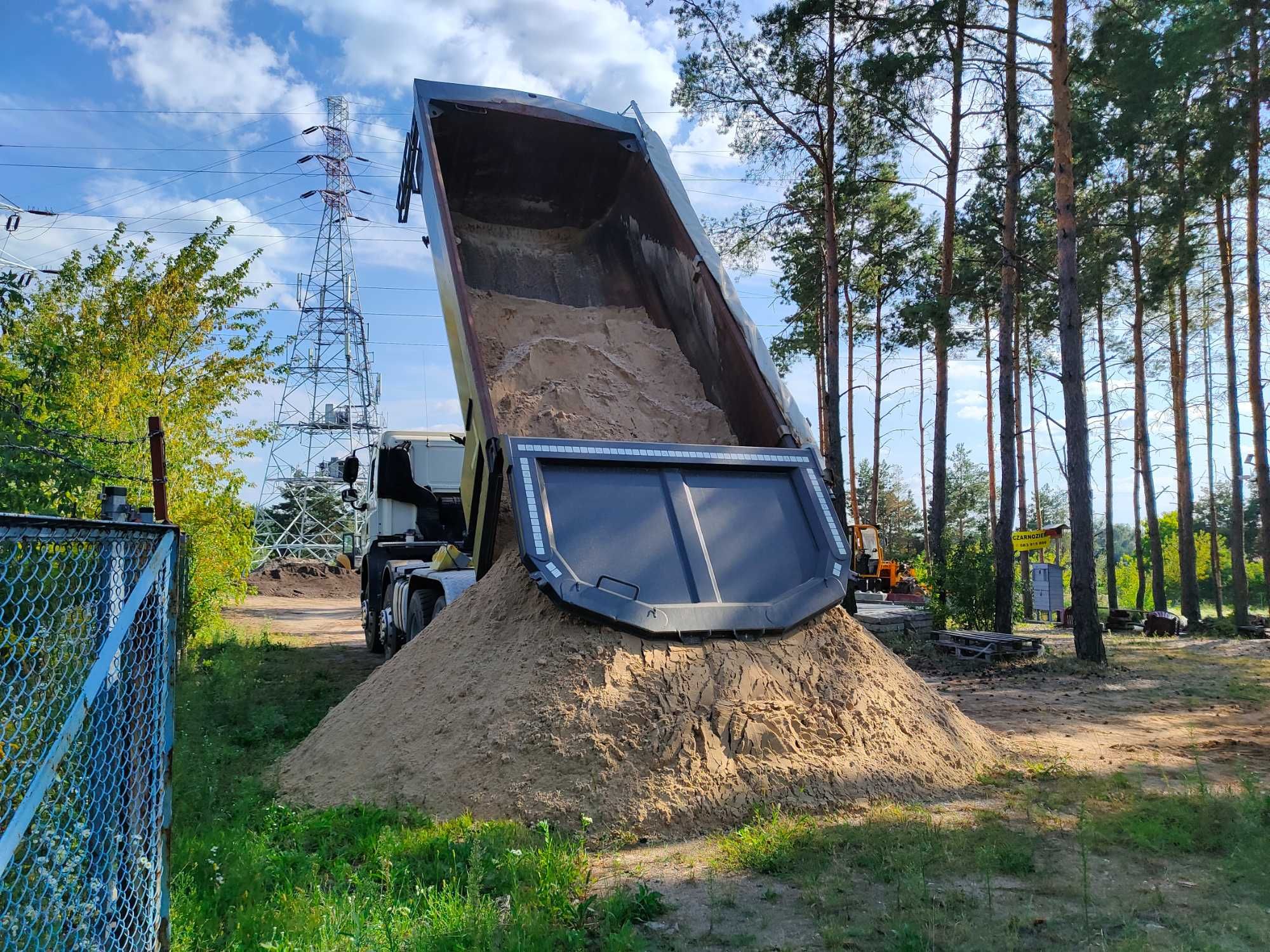 Piasek do zasypania fundamentów pod polbruk i inne Transport