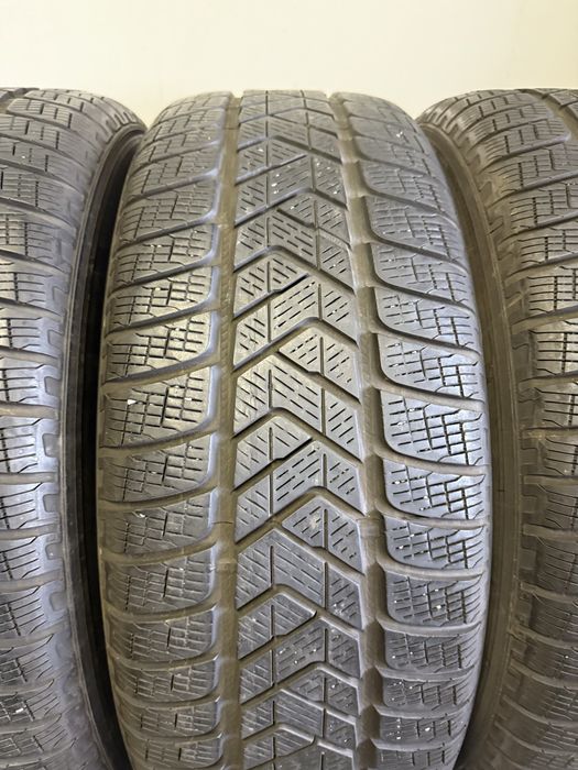 Zimowe opony Pirelli 235/65r17 2021r komplet