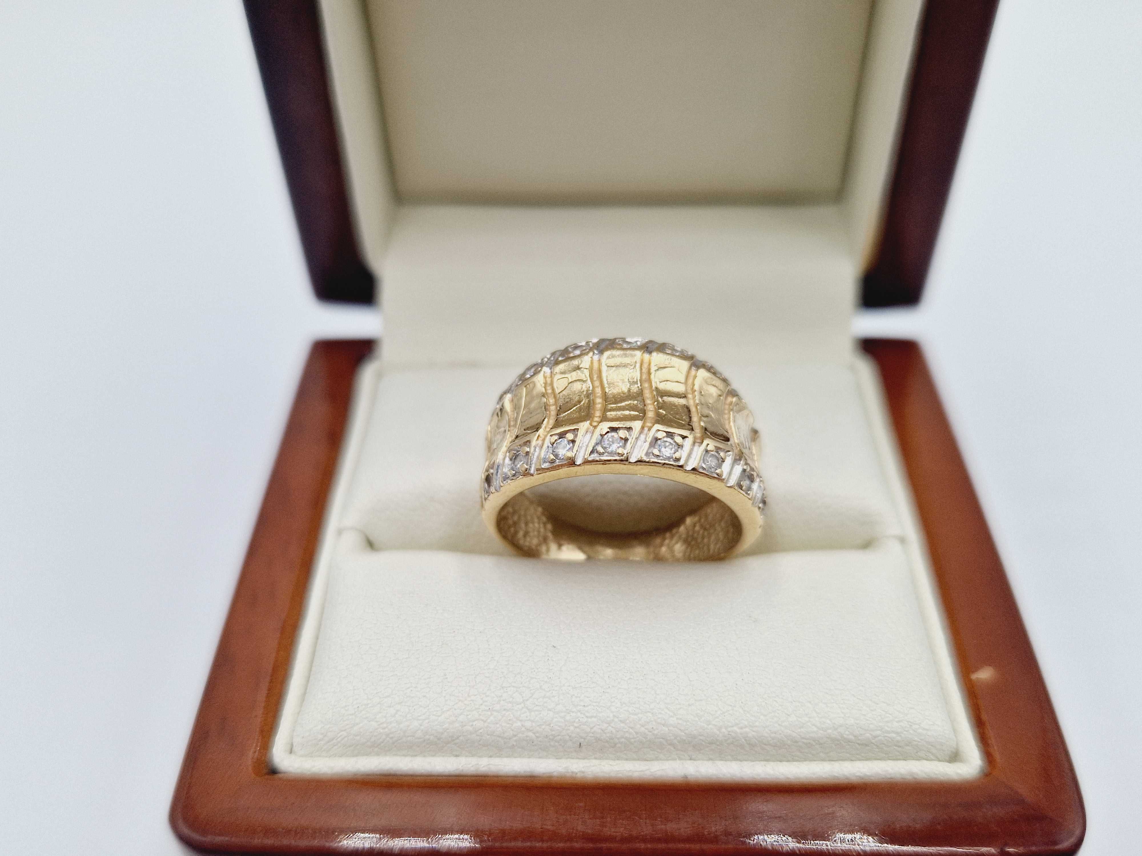 Elegancki złoty pierścionek 4,46 g 585 14 R.15