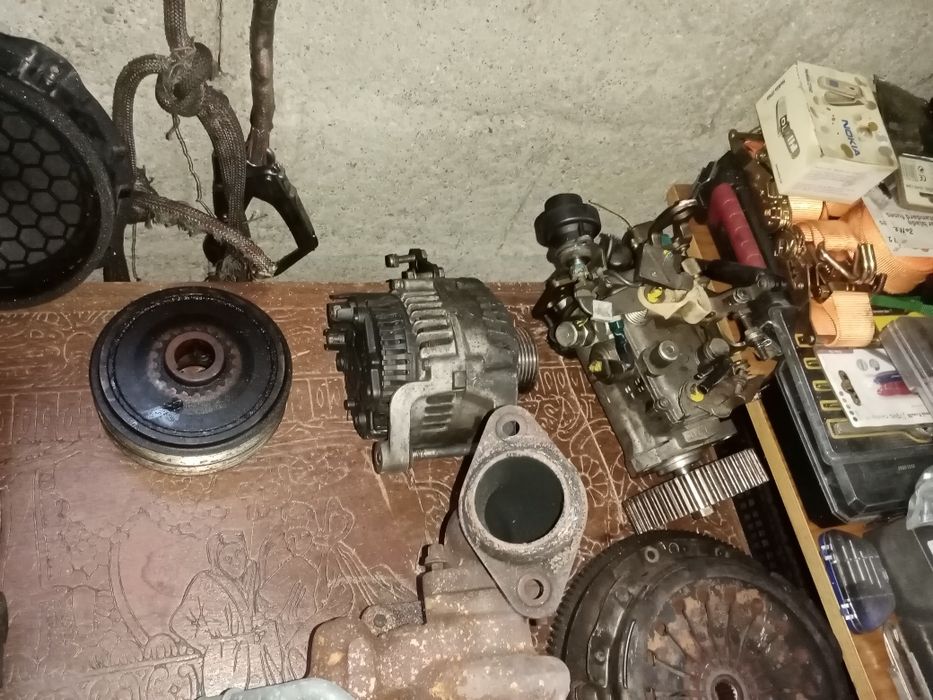 Vendo material ou troco por peças do meu agrado