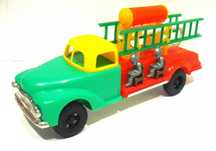 Carro de bombeiros antigo da PEPE