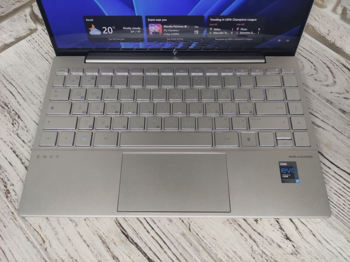 HP ENVY, Intel i7-1165G7, 16DDR4, NVME 512GB.