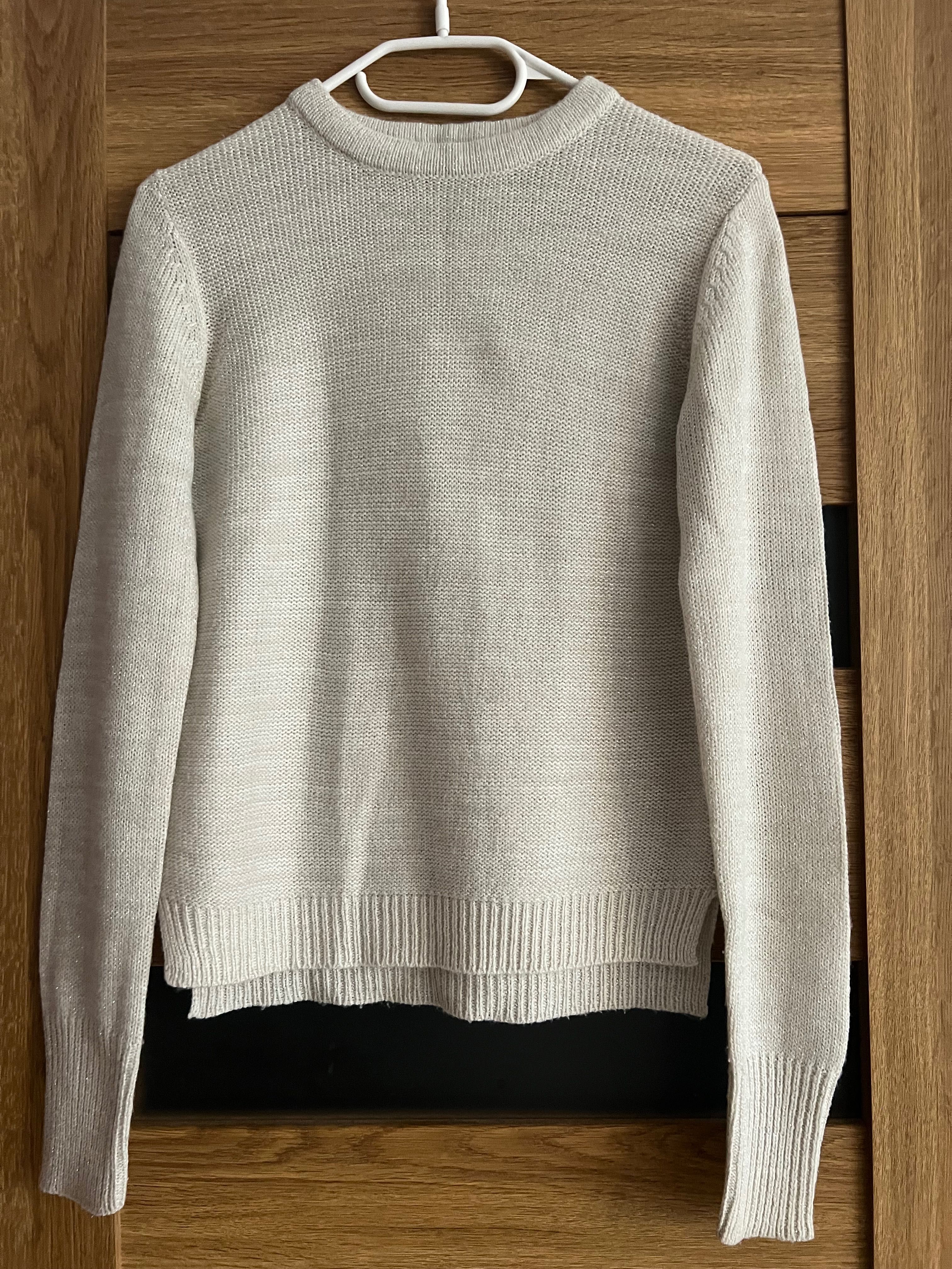 Sweter biały ze srebrną nicią Xs