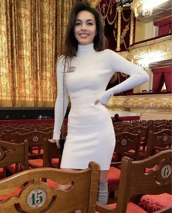 Нове молочне плаття в рубчик