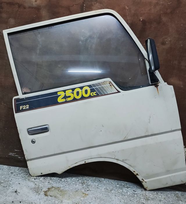 Porta Nissan cabstar F22 (2500cc).