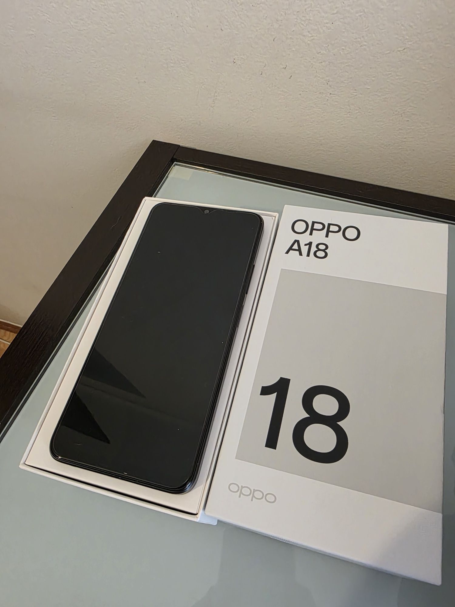OPPO A18 como novo nunca usado