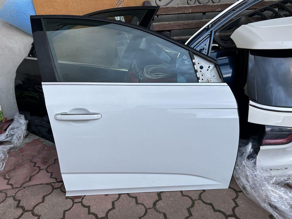 Renault Megane 4 (Рено Меган ) двері