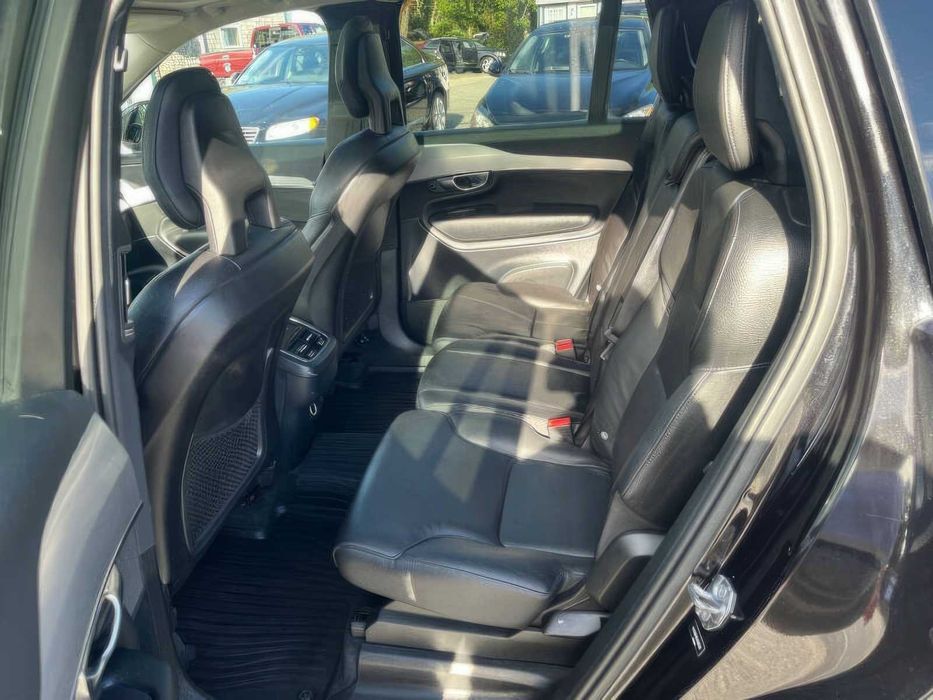 Volvo XC90      2018