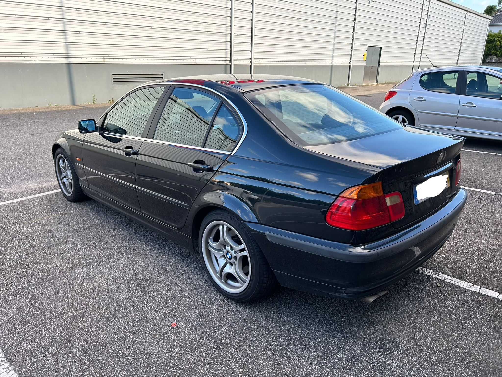 BMW 346 L 2.0 – 1999 – Preto – 157.000 km