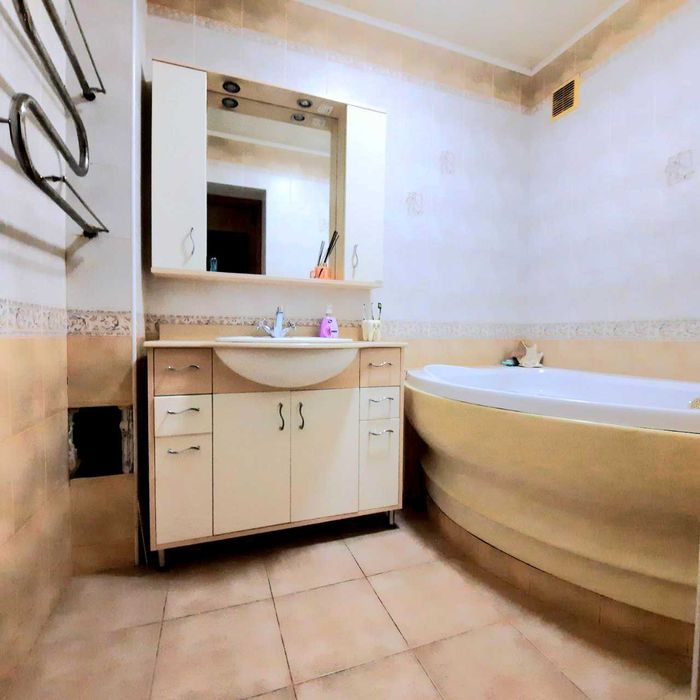 Продам 2к квартиру 96м2 Тополь 1 Джинчарадзе