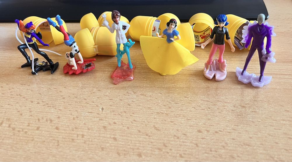 Фігурки Кіндер Kinder Крижане серце, Барбі, Білосніжка, Супер Герої