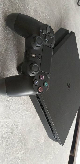 PlayStation 4 Skin 500 GB + PAD + OKABLOWANIE