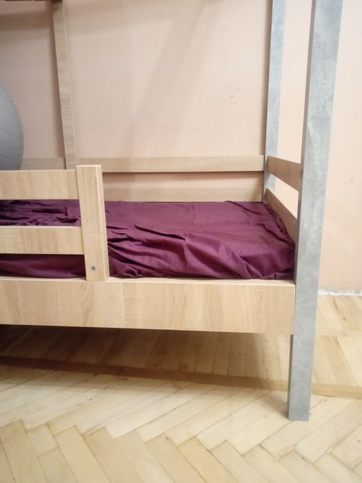 Дитяче ліжко будиночок як