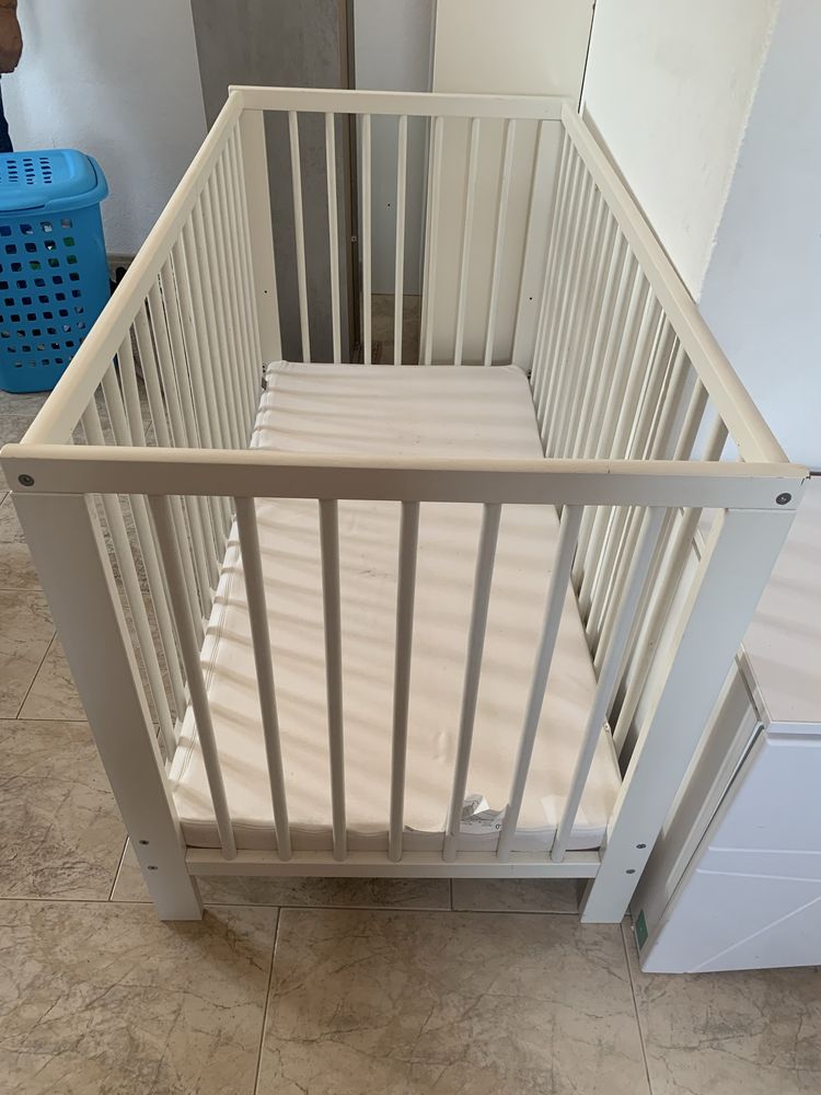 Berço para bebê otimo estado com colchao