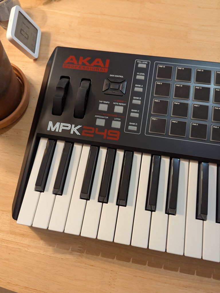 Controlador Akai MPK 249
Controlador MPK 249 Akai