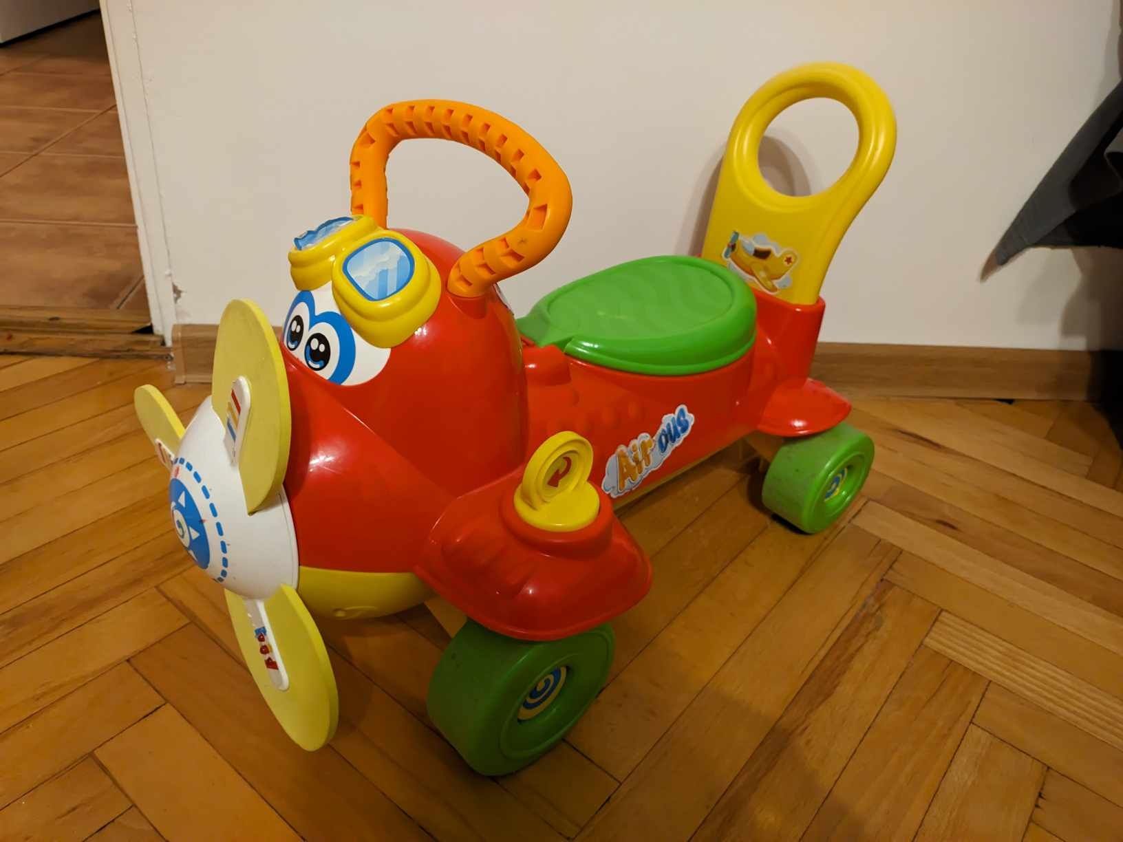 Interaktywny jeździk pchacz samolot