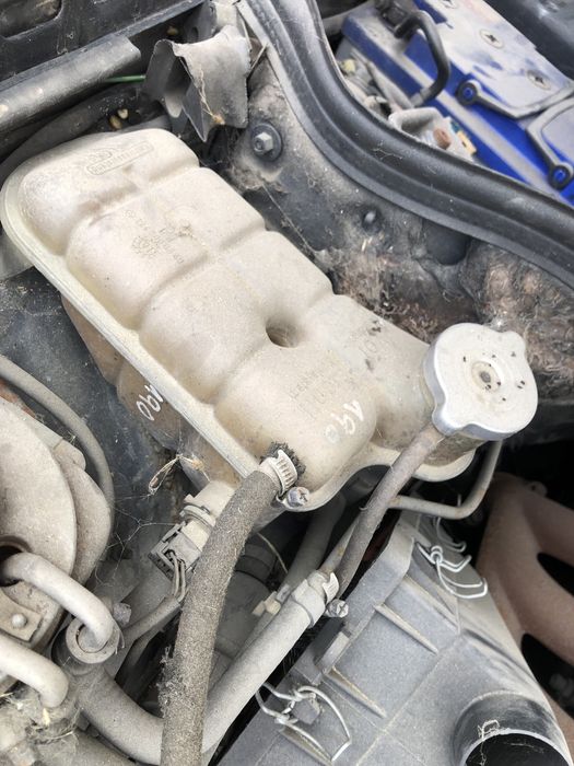 mercedes w124 200d 190d quase todas as peças disponiveis