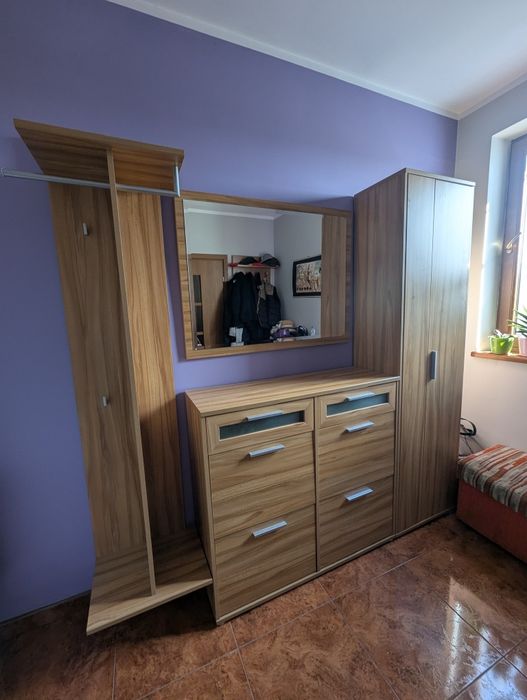 Zestaw mebli na przedpokuj