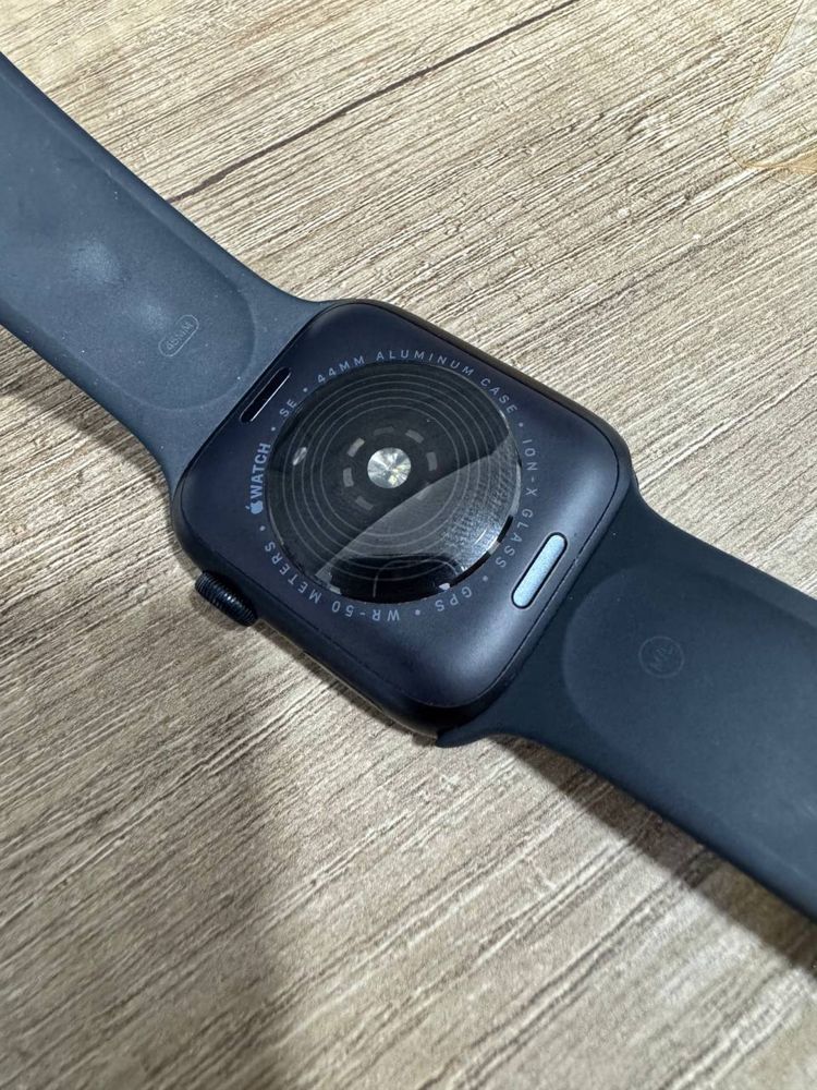 apple watch SE 2 44mm