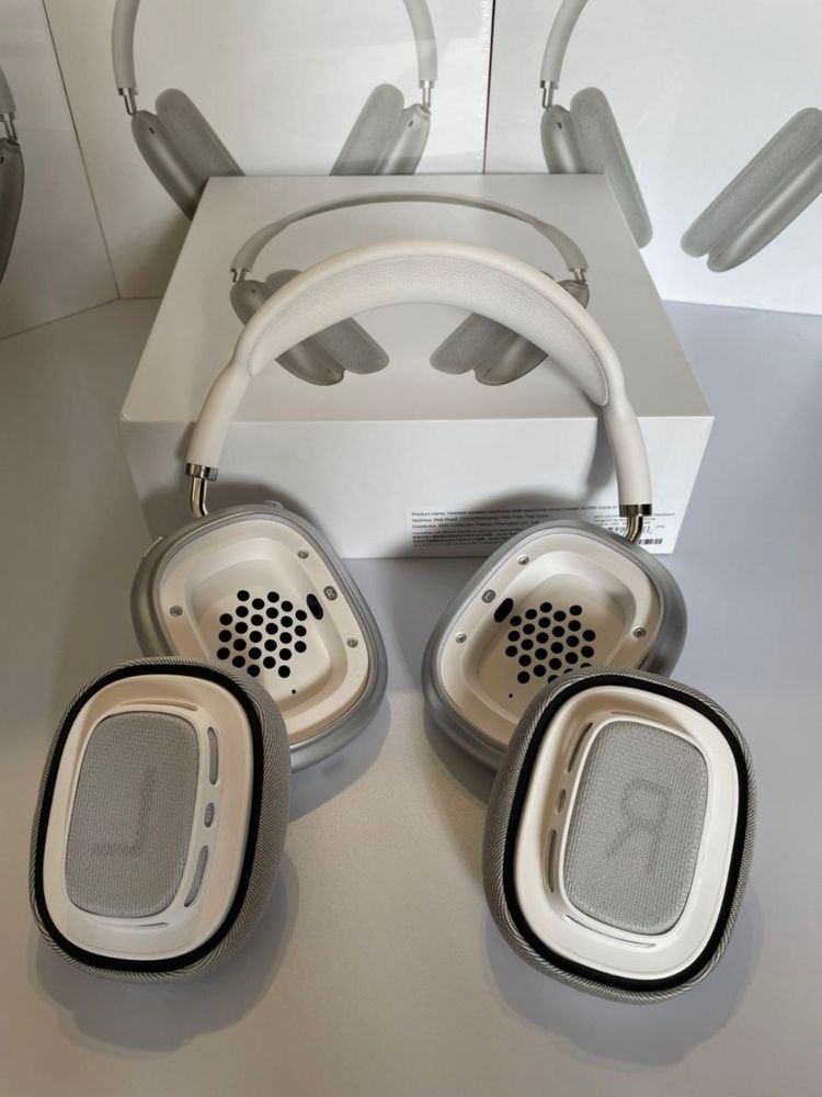 AirPods Max silver
