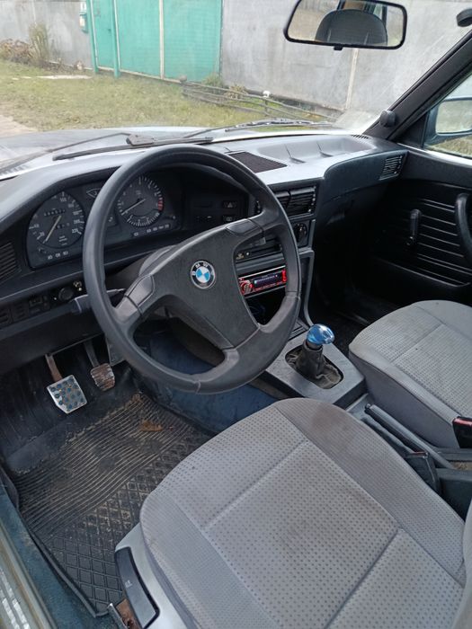 БМВ є 28 2.0 бенз на ходу