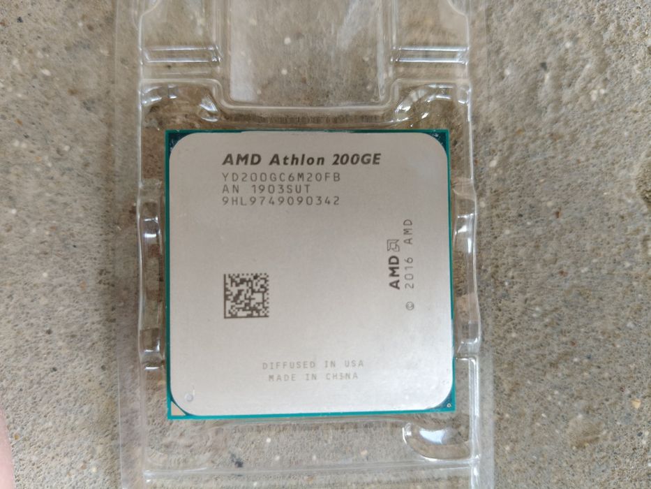 Центральный процессор Athlon 200GE
