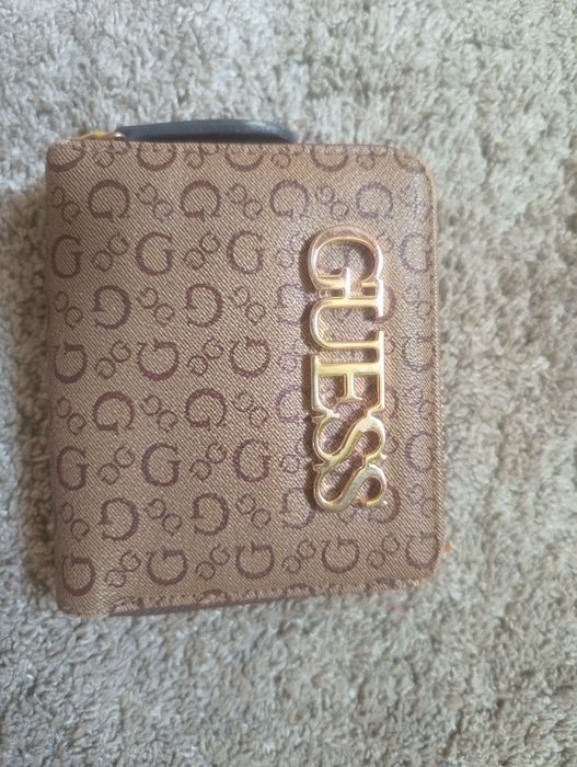 Oryginalny portfel Guess z Włoch kod QR