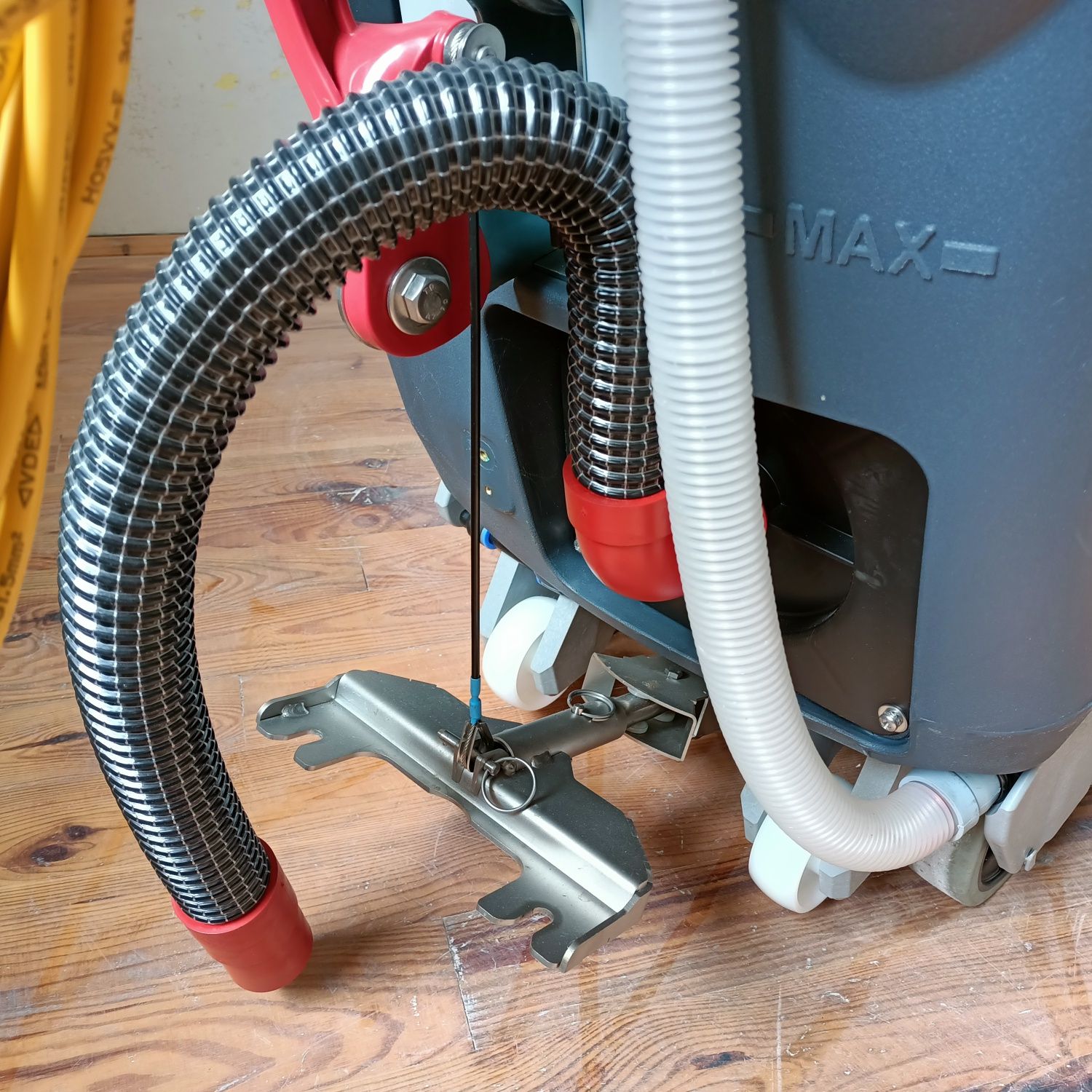 !! NOWA !! Szorownica Szorowarka Myjka NUMATIC typu TT4045G