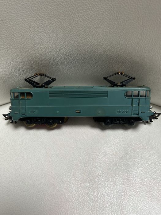 Kolejki pociagi wagony