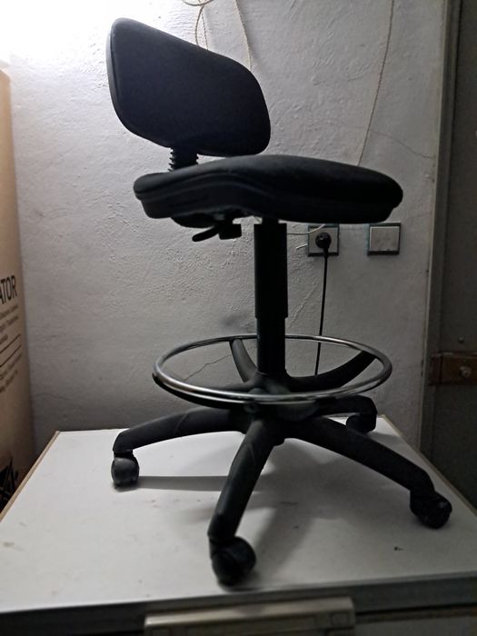 40€ Vendo cadeira de secretária