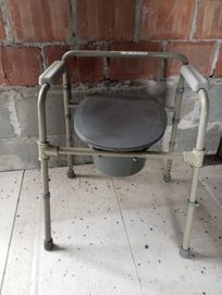 Krzesło toaletowe składane dla starszych osób