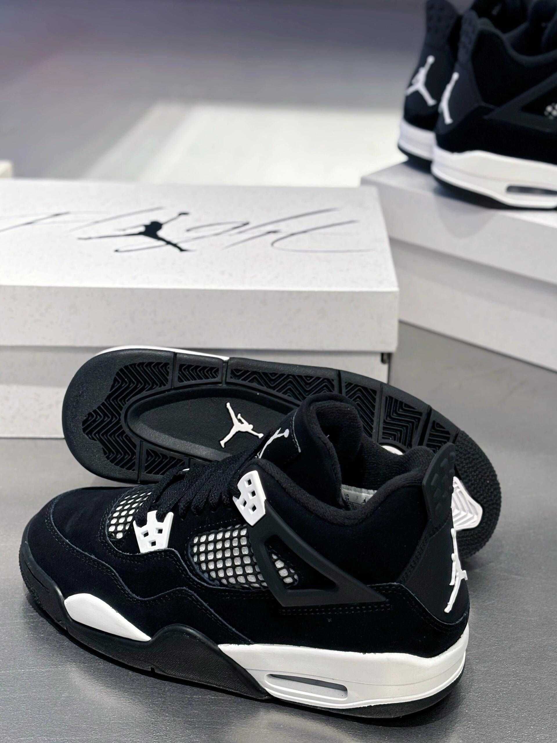 Czarny\RetroWhite*Jordan4NikeJordanTravis UnisexTrampki.39