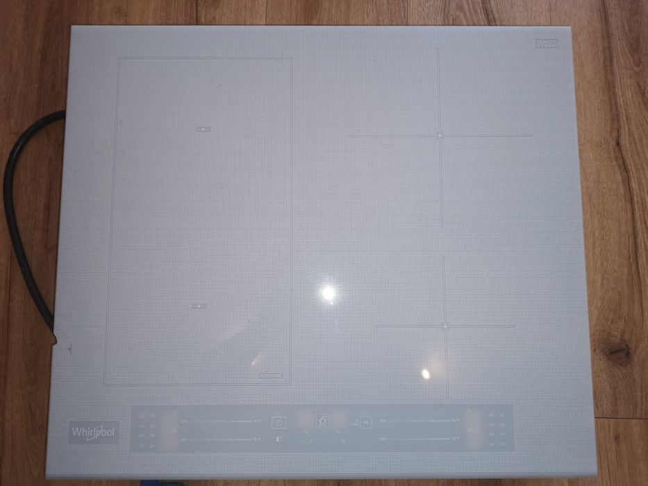 Продам варочную поверхность whirlpool wl s5360 bf/w