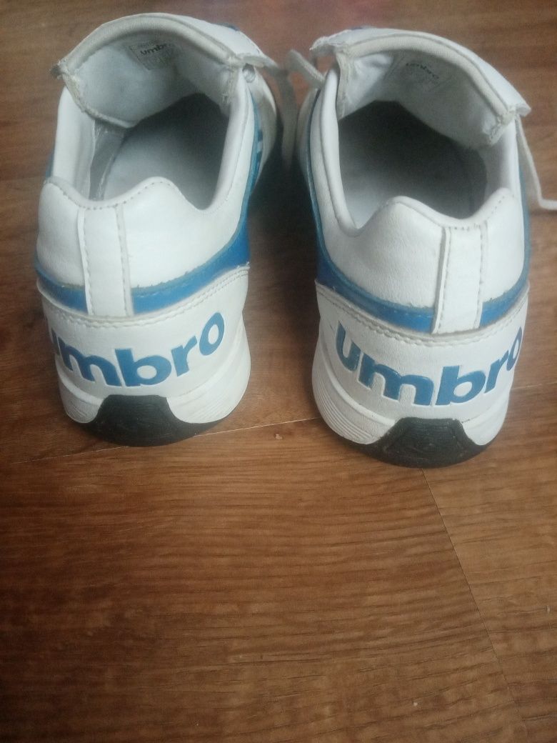 Buty piłkarskie sportowe firmy Umbro