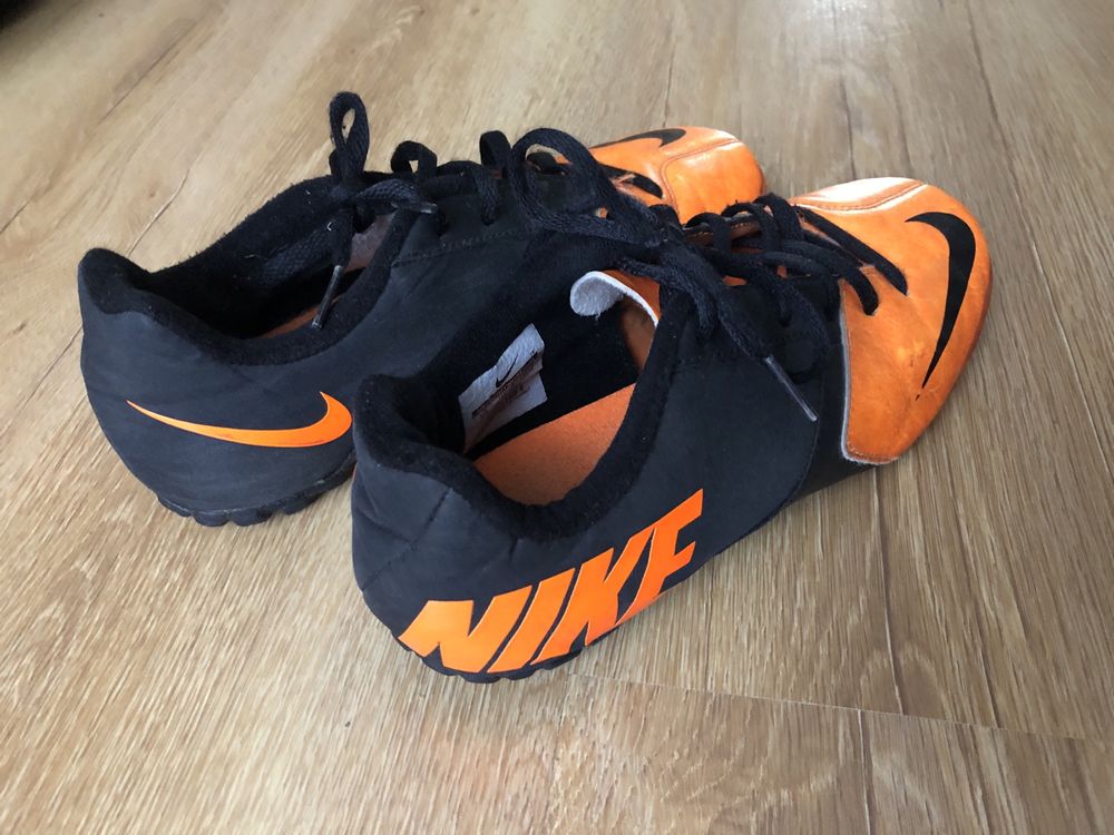 Buty piłkarskie Nike tzw. Turfy r. 37,5