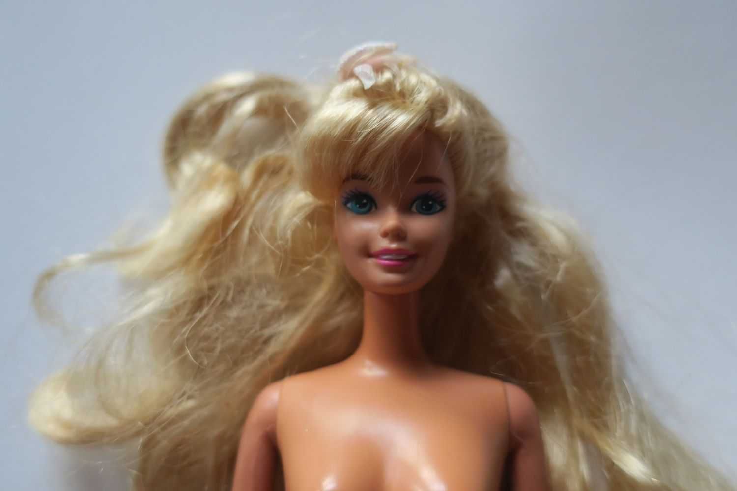 Lalka vintage Barbie Mattel z kokardą