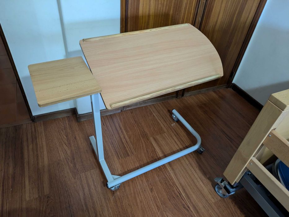 Mesa de apoio para cama