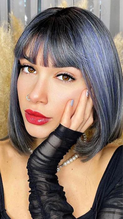 Perucas feitas manualmente par fins terapeuticos