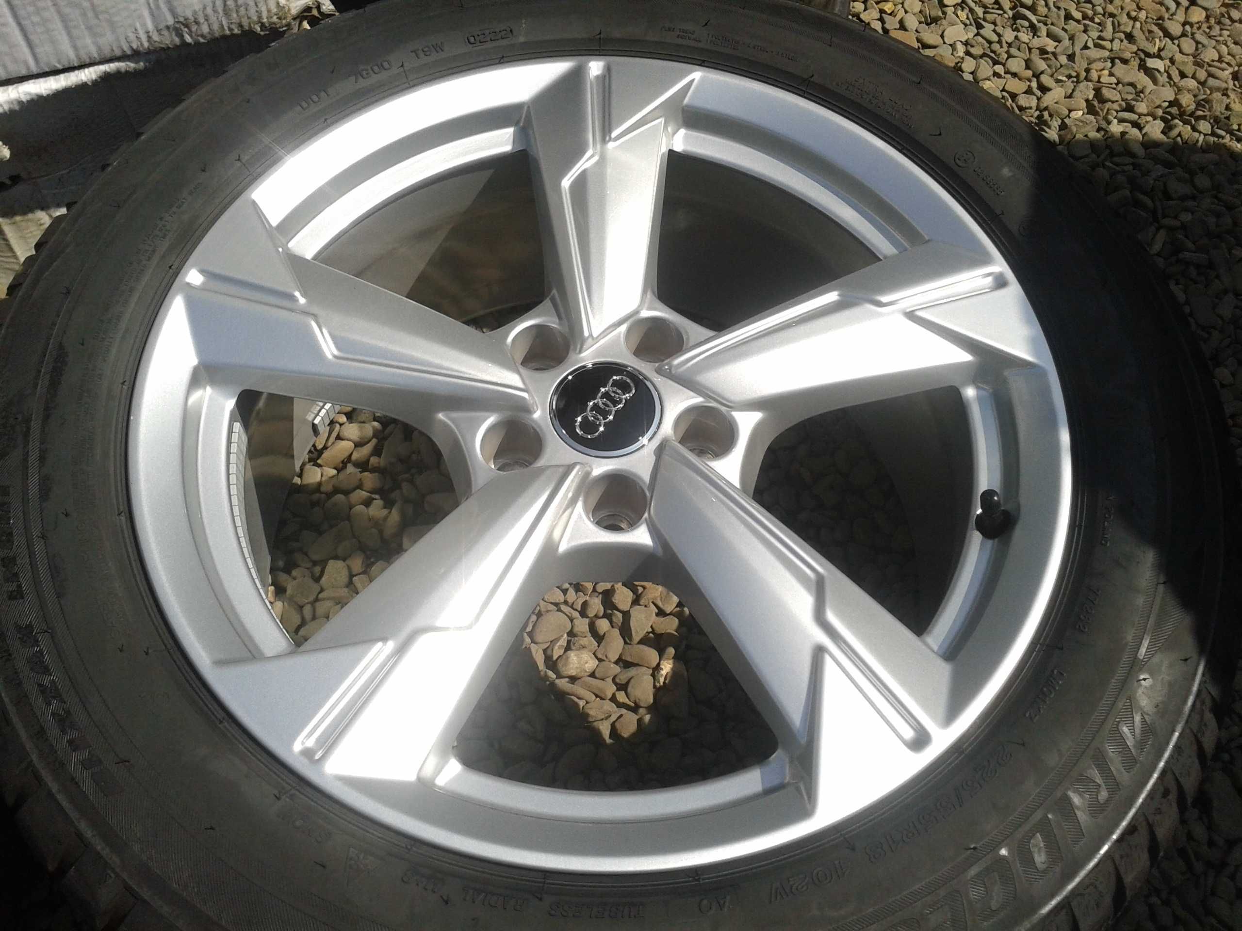 oryginalne r18 felgi audi a4 a5 a6 a3 q3 q5 q2 c8 c7 b9 b8 mielec 4k0